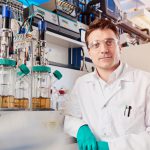 Technology Review, anilina, biomasa, Markus Steilemann, empresas innovadoras, ranking, Bayer AG, CAT Catalytic Center de RWTH Aachen University, Universidad de Stuttgart, Ideas innovadoras y avances pioneros, Covestro,