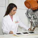 proyecto famacom, aimplas, universidad de cádiz, proceso, fabricación de piezas ligeras para aeronáutica, sandwich, composites, materiales compuestos, autoclave, plásticos