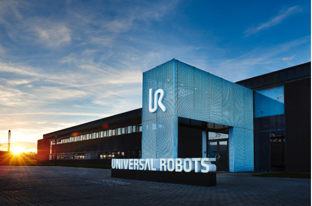 Universal Robots 2021